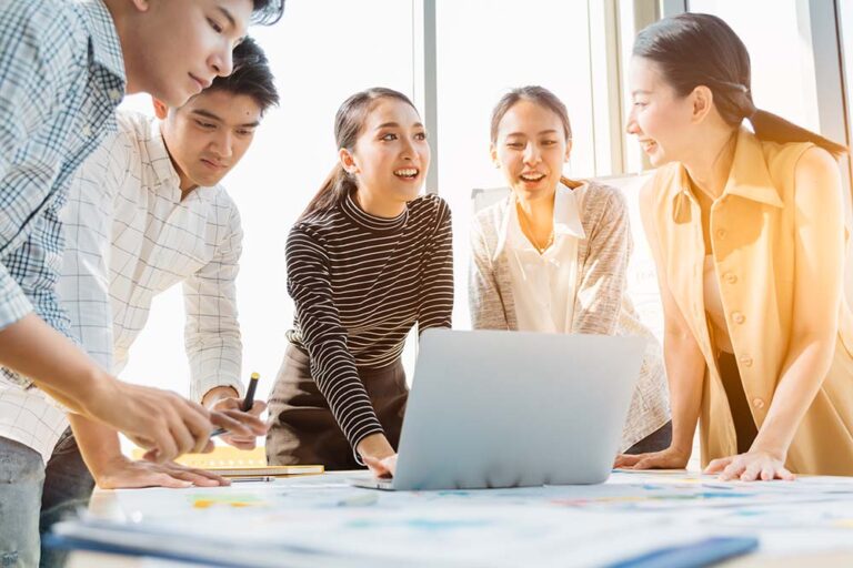 プロフェッショナル
ネットワークで人と社会の未来を創出する